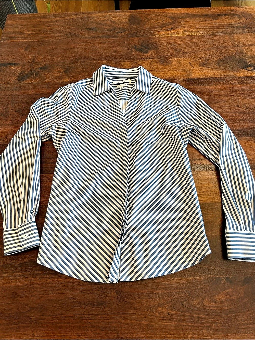 Foxcroft NYC Striped Button Down in Blue & White Size 6